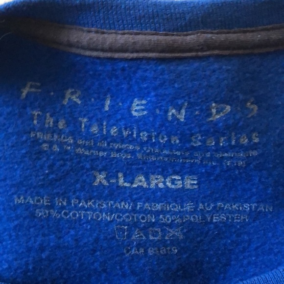 FRIENDS Sweatshirt 🌟HOST PICK!🌟 - Picture 2 of 4